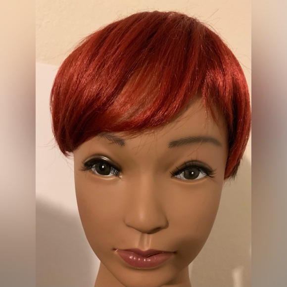 Short Wig - Picture 5 of 5